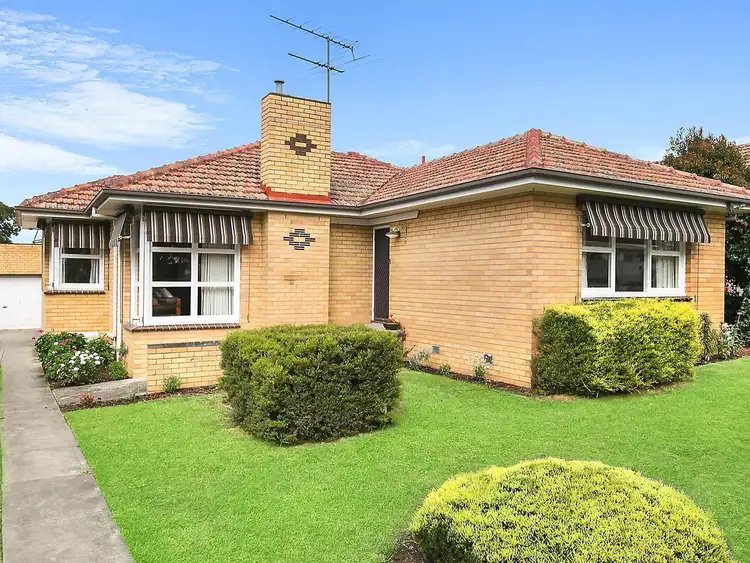 9 Langibanool Avenue, Hamlyn Heights VIC 3215