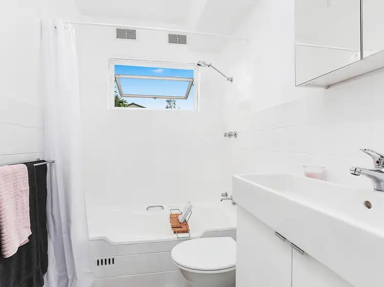 Fourth view of Homely unit listing, 13/15 Kooloora Avenue, Freshwater NSW 2096