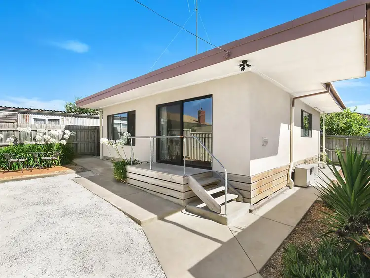 2/4 Cornish Avenue, Belmont VIC 3216