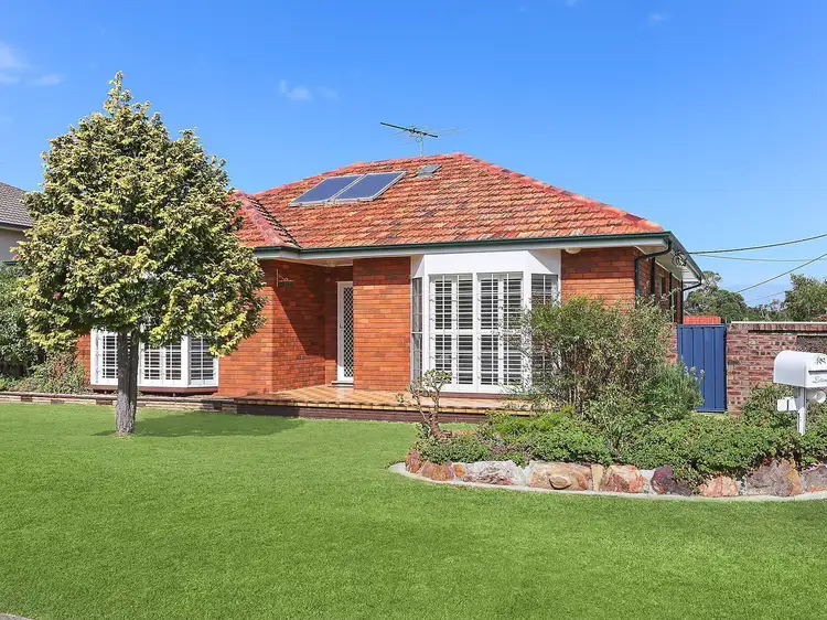 1 Tasker Avenue, Peakhurst NSW 2210