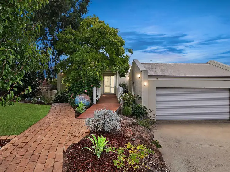 11 St Georges Court, Highton VIC 3216