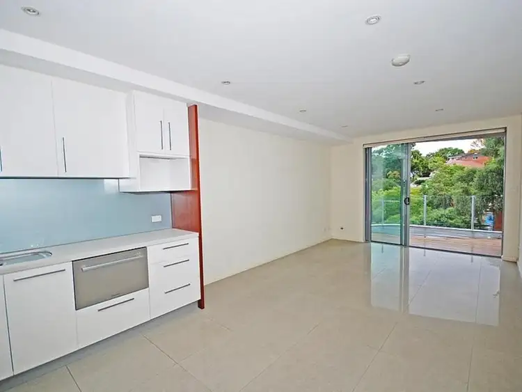4/451 Willoughby Road