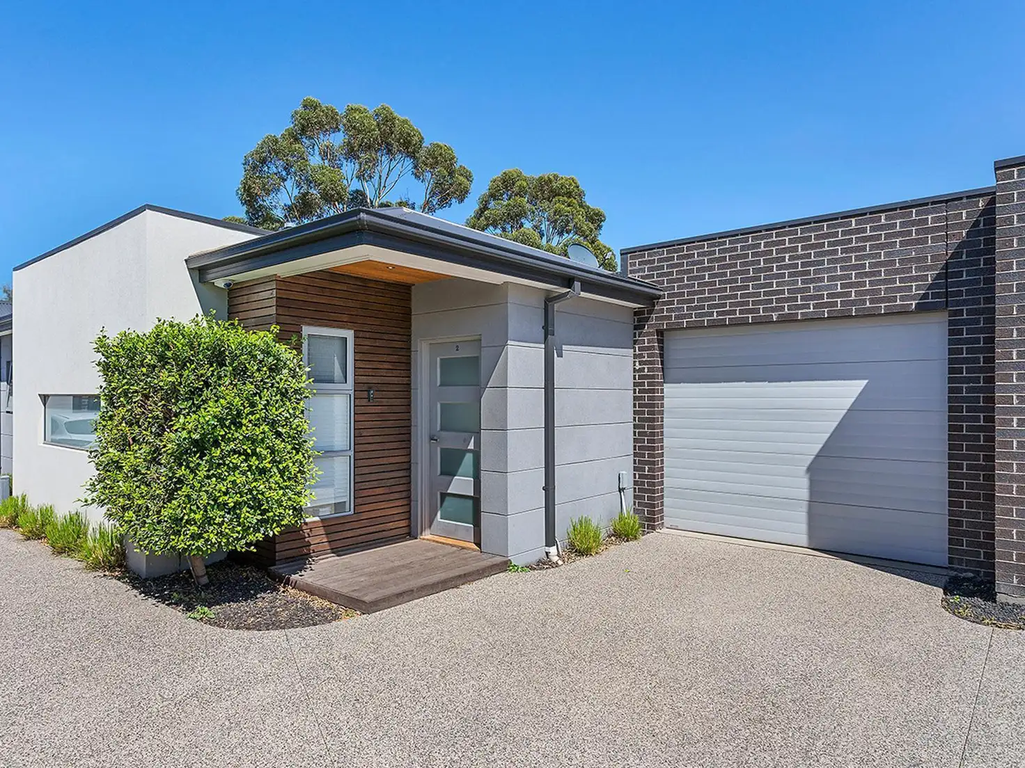 Main view of Homely unit listing, 2/27 Cypress Avenue, Brooklyn VIC 3012