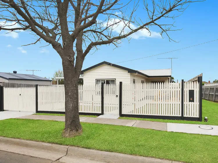 1a Lloyd Street, Belmont VIC 3216