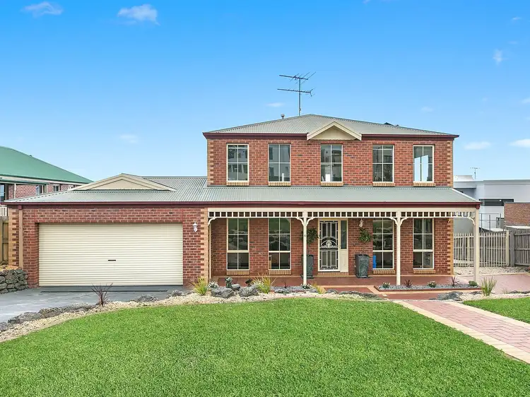 8 Lansbury Crescent, Highton VIC 3216