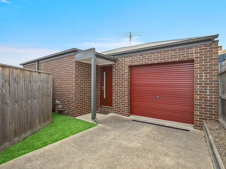 2/8 Eaglemont Crescent, Bell Post Hill VIC 3215