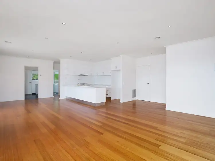 Fifth view of Homely house listing, 2/8 Eaglemont Crescent, Bell Post Hill VIC 3215