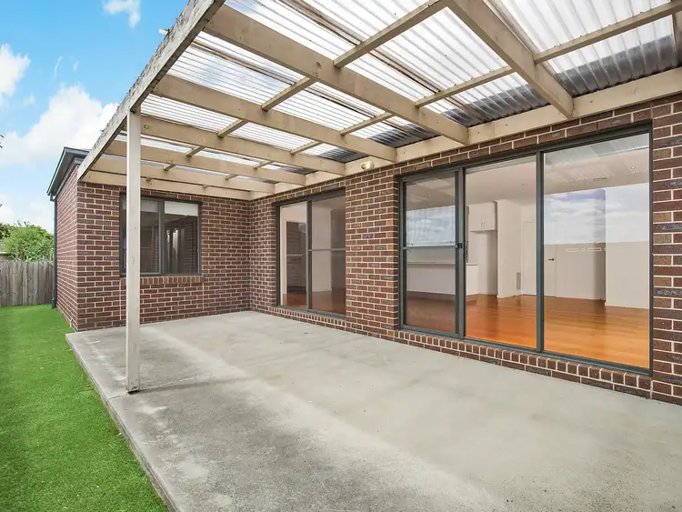 Sixth view of Homely house listing, 2/8 Eaglemont Crescent, Bell Post Hill VIC 3215