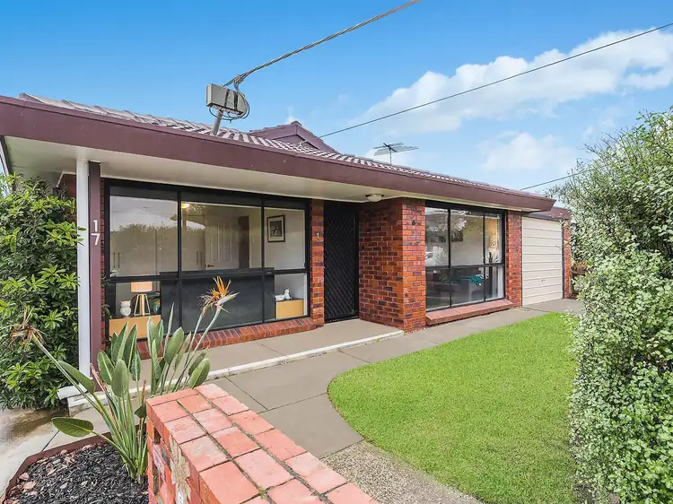 Main view of Homely unit listing, 1/17 Lascelles Avenue, Manifold Heights VIC 3218