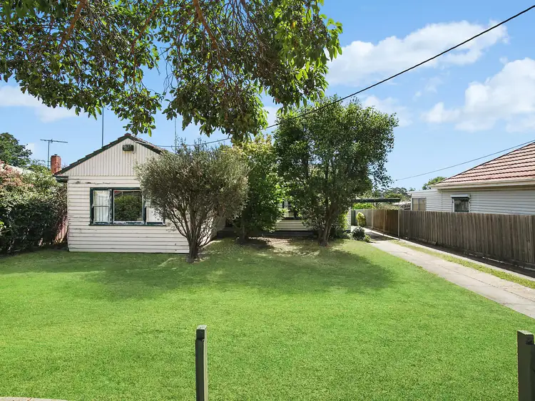 30 Toyne Avenue, Hamlyn Heights VIC 3215