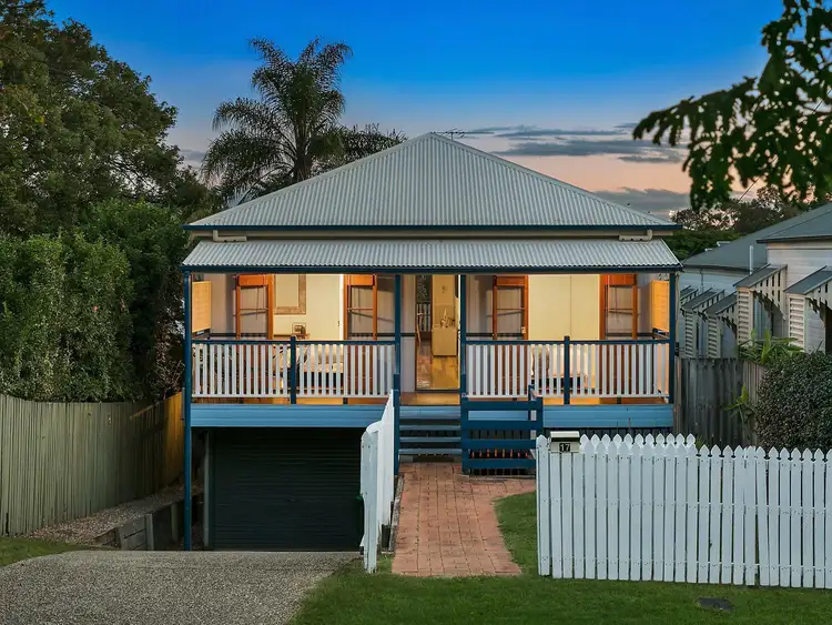 17 Longfellow Street, Norman Park QLD 4170