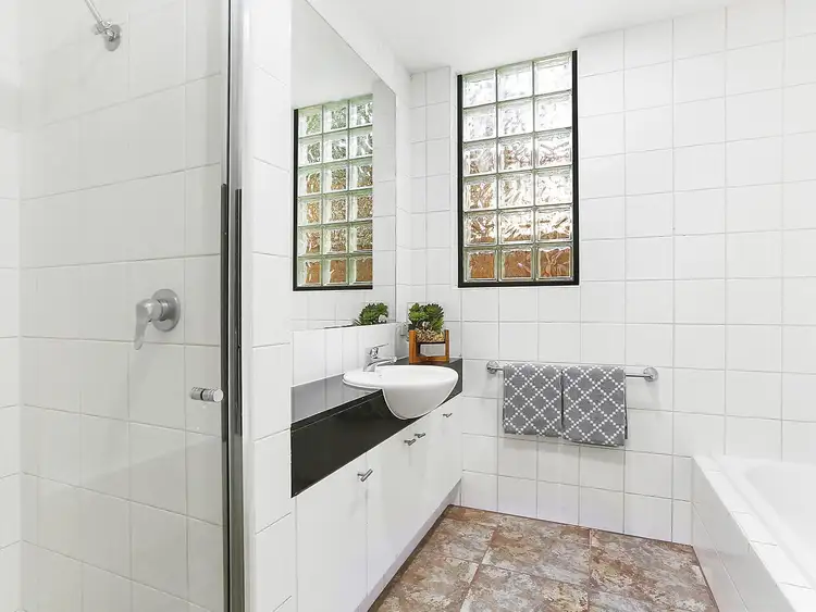 Fifth view of Homely apartment listing, 2/3 Ormond Esplanade, Elwood VIC 3184