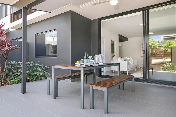 2/21 Yeronga Street, Yeronga QLD 4104