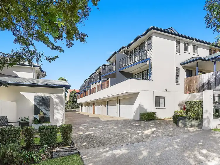 2/14 Simon Street, Yeronga QLD 4104