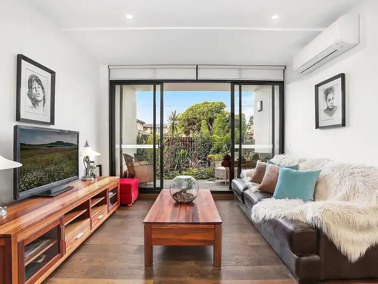 G06B/23 Cumberland Road, Pascoe Vale South VIC 3044