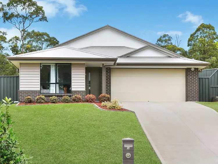 16 Hideaway Circuit, Fletcher NSW 2287