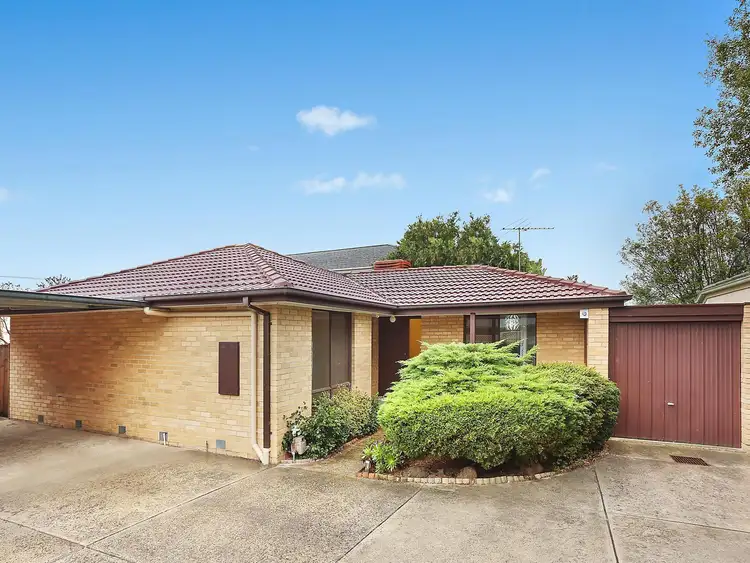 Main view of Homely unit listing, 2/14 Fernhurst Drive, Glen Waverley VIC 3150