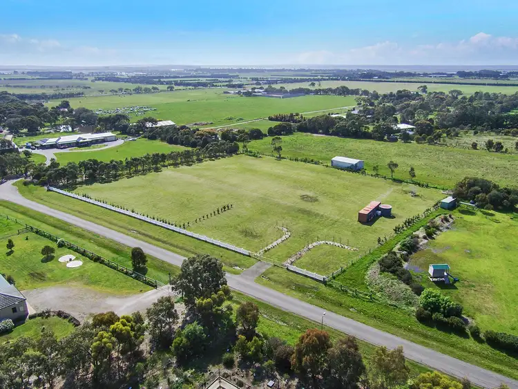 6 Lawn Court, Connewarre VIC 3227