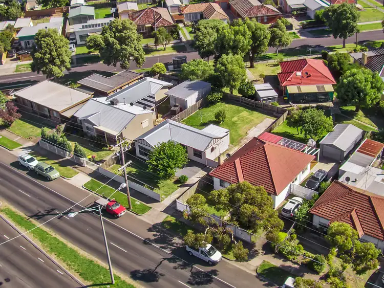 Fifth view of Homely house listing, 114 Ballarat Road, Hamlyn Heights VIC 3215