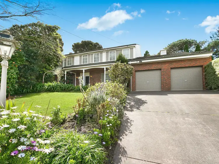 14 Shoubra Drive, Highton VIC 3216