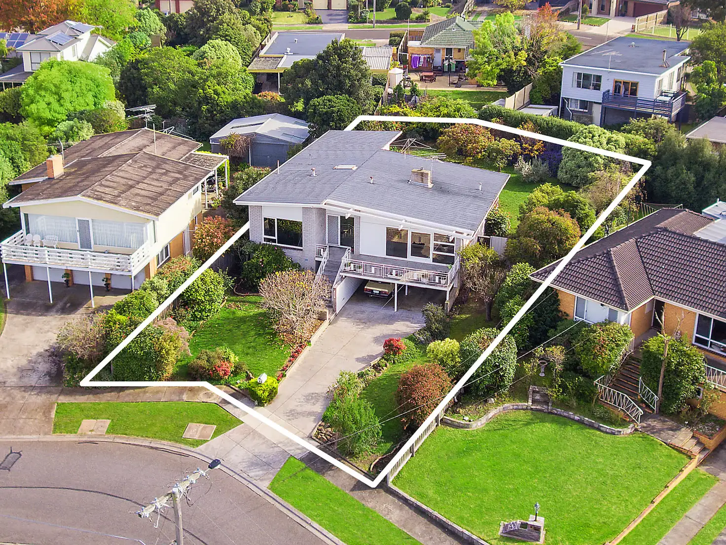 Main view of Homely house listing, 10 Kirriemuir Street, Hamlyn Heights VIC 3215