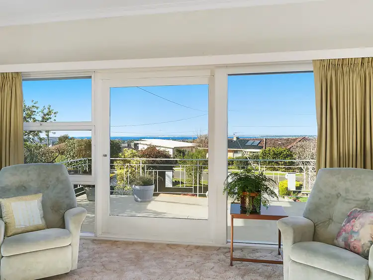 Fourth view of Homely house listing, 10 Kirriemuir Street, Hamlyn Heights VIC 3215