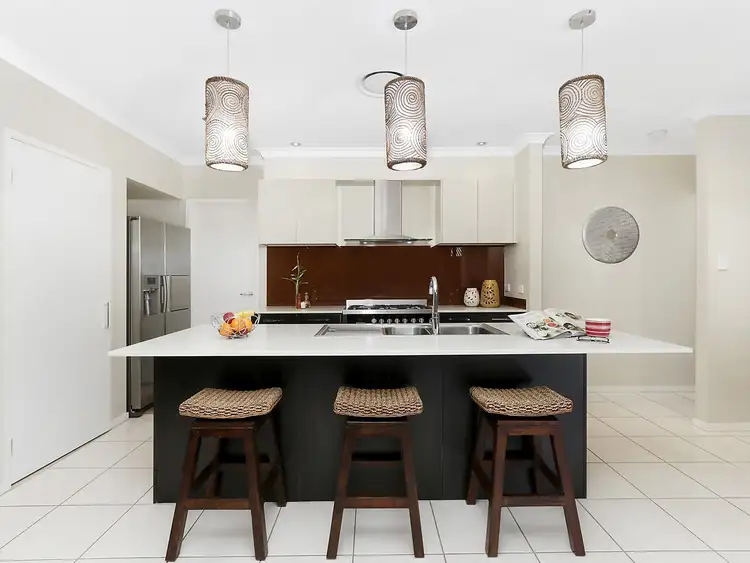 37 Benezet Drive, Augustine Heights QLD 4300