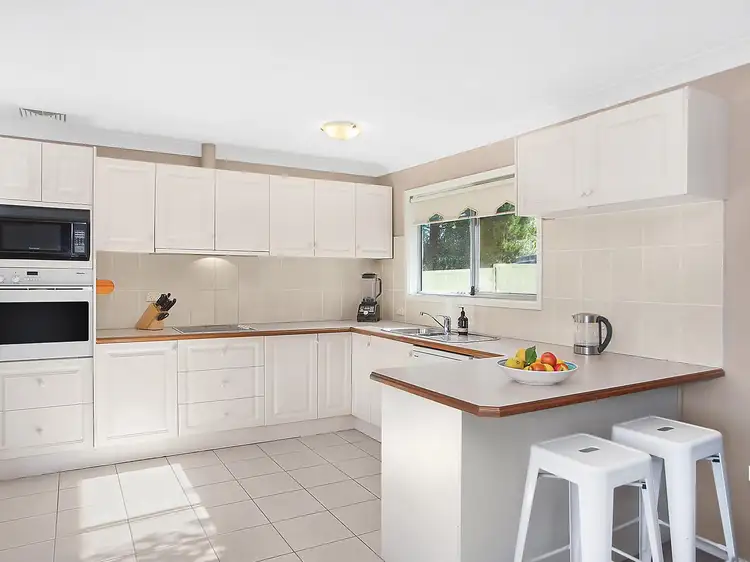 Main view of Homely unit listing, 2/9 Wyoming Road, Wyoming NSW 2250