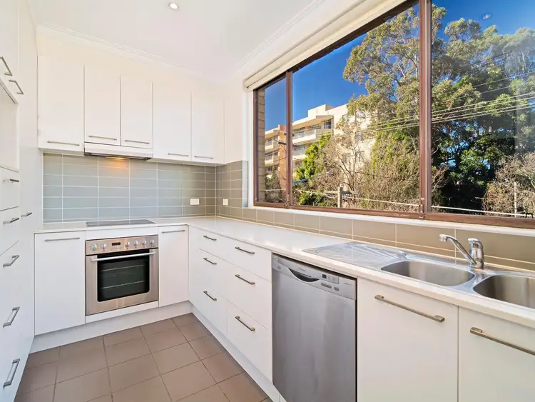 6/32 Barry Street