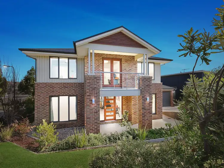 25 Stoneleigh Crescent, Highton VIC 3216