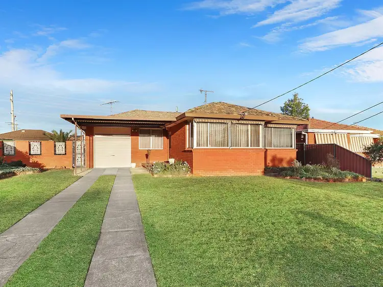 40 Renton Avenue, Moorebank NSW 2170