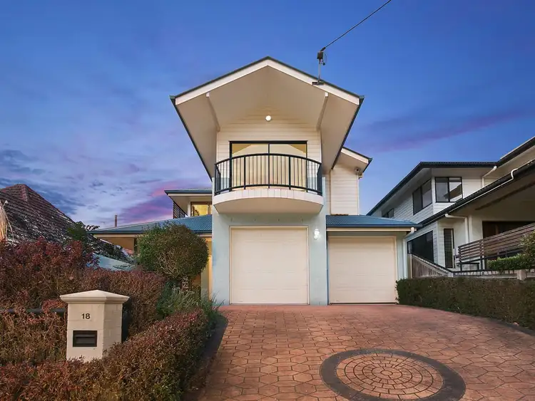 18 Townley Street, St Lucia QLD 4067