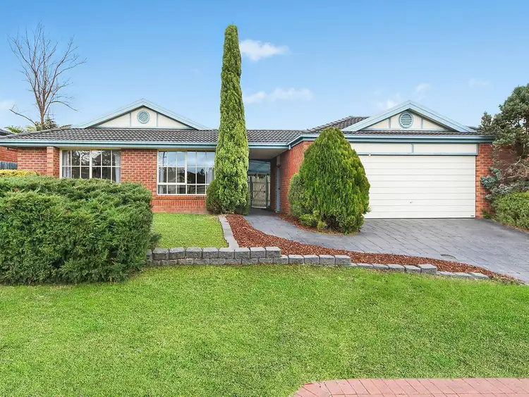 44 Blue Ridge Drive, Mooroolbark VIC 3138