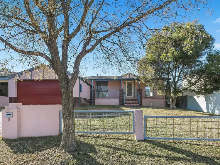 8 Nivison Place, Charnwood ACT 2615