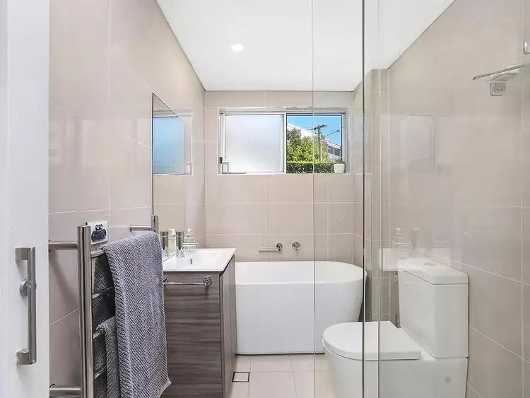 Sixth view of Homely apartment listing, 1/8 Westminster Avenue, Dee Why NSW 2099