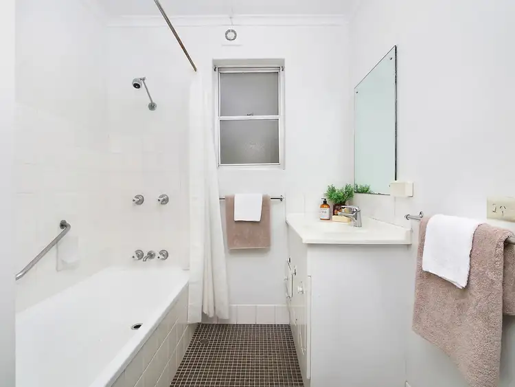 Fifth view of Homely apartment listing, 8/9 Rossiter Parade, Hamilton QLD 4007