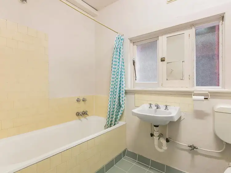 Fourth view of Homely apartment listing, 2/44 Eildon Road, St Kilda VIC 3182