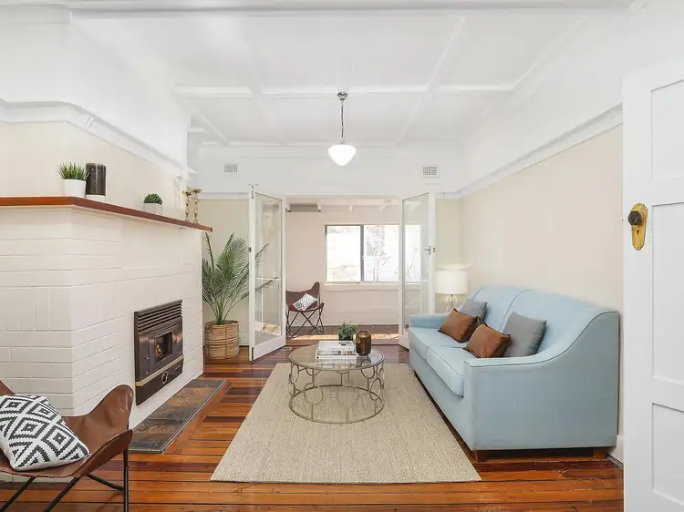 17 Hume Avenue, Wentworth Falls NSW 2782