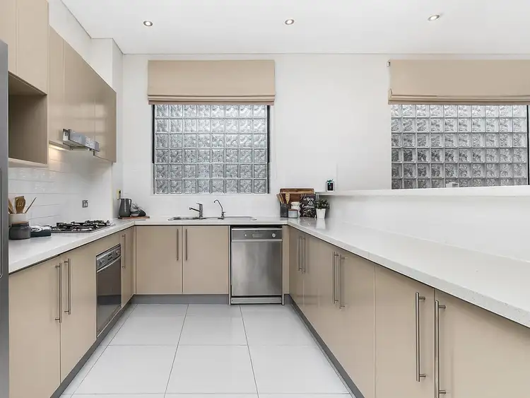 33/2 Purser Avenue, Castle Hill NSW 2154