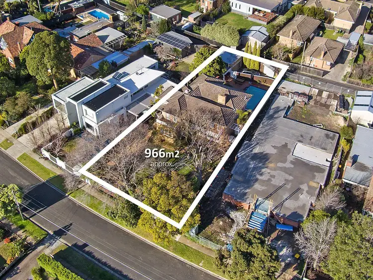 9 Purrumbete Avenue, Manifold Heights VIC 3218