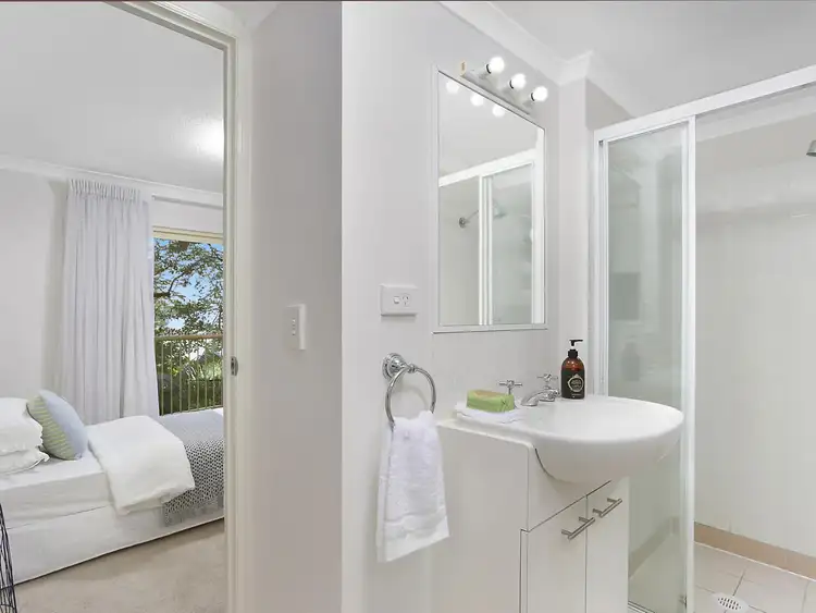 Sixth view of Homely apartment listing, 4/72 Waverley Road, Taringa QLD 4068