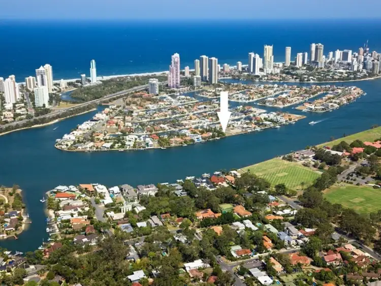 125 Commodore Drive, Paradise Waters QLD 4217
