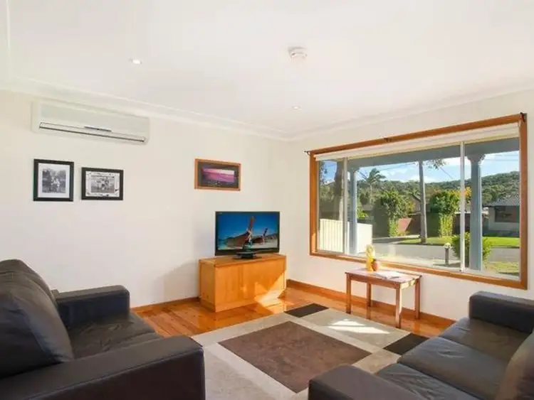 144 Macquarie Grove, Caves Beach NSW 2281