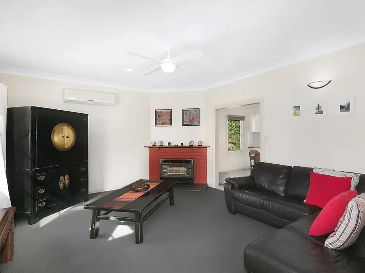 Sixth view of Homely townhouse listing, 1/27 Donald Road, Queanbeyan NSW 2620