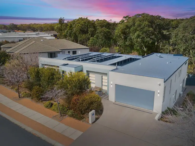 180 Halloran Drive, Jerrabomberra NSW 2619
