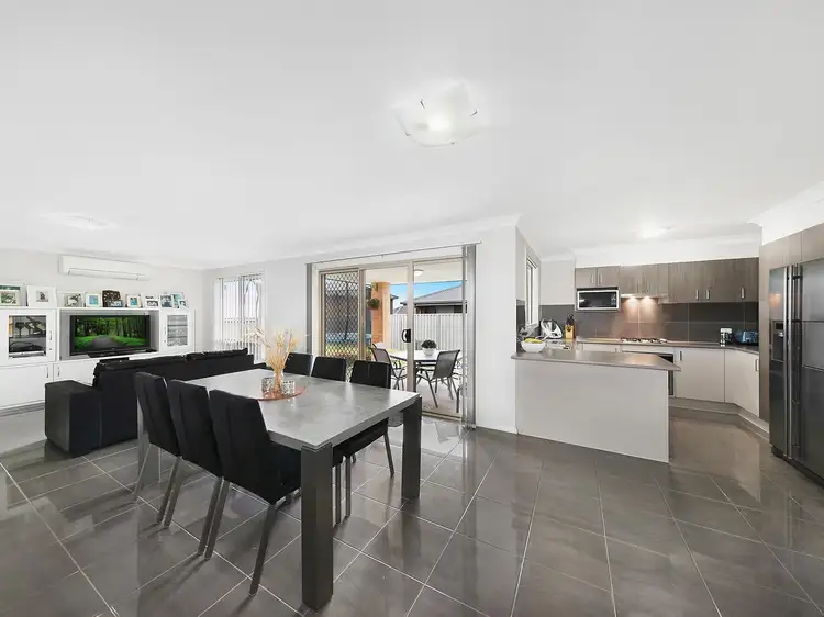 19 Bellfrog Street, Fletcher NSW 2287