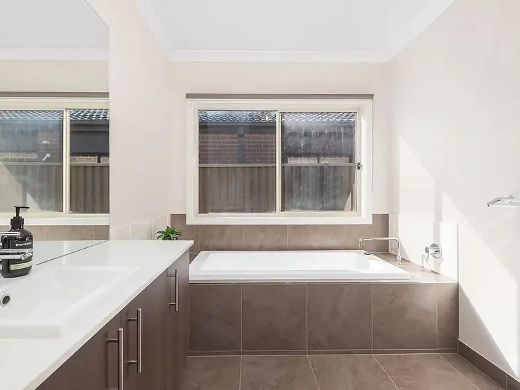Sixth view of Homely house listing, 5 Stilt Court, Lara VIC 3212