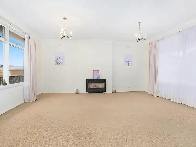 Second view of Homely house listing, 8 Jacqueline Road, Mount Waverley VIC 3149
