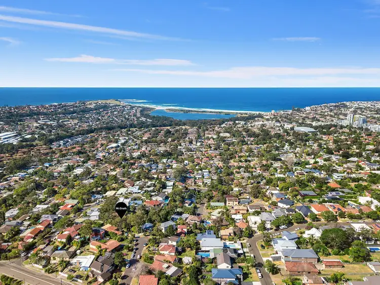 Fifth view of Homely house listing, 4 Cambridge Avenue, Narraweena NSW 2099