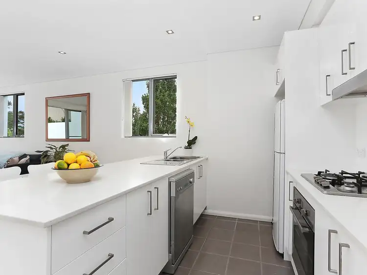Third view of Homely apartment listing, 10/2 Brookvale Avenue, Brookvale NSW 2100